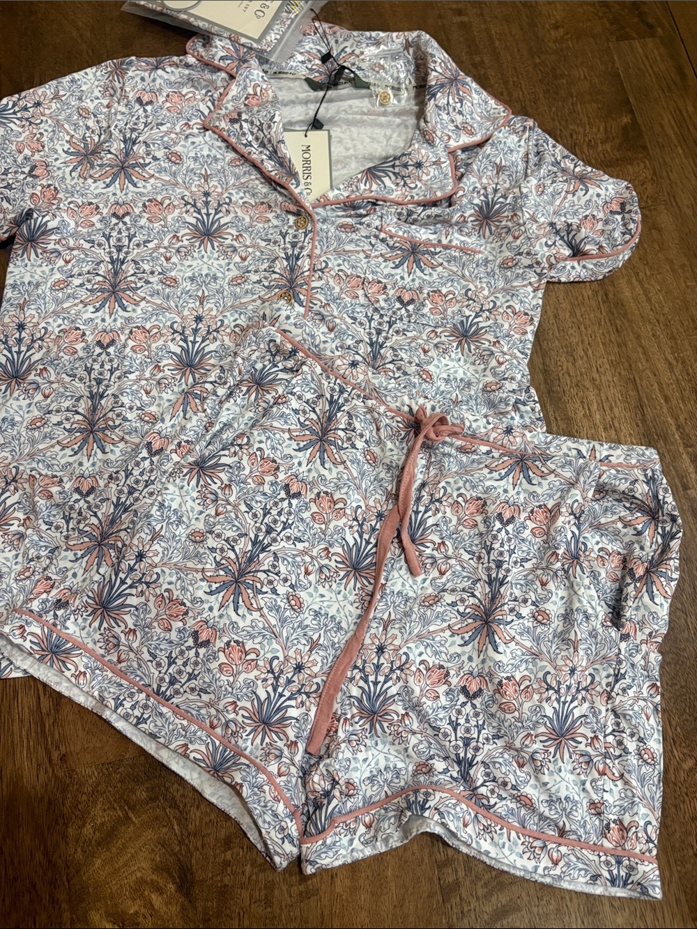 Morris & Co Floral nwt pajamas button down short sleeve w/ shorts set with pouc